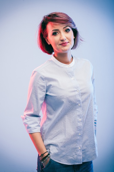 person-girl-hair-photography-singer-portrait-645506-pxhere.com